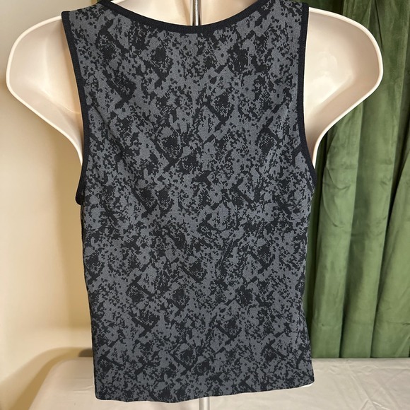 Tangerine tank top‎ - Picture 3 of 4